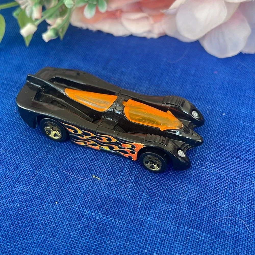 HOT WHEELS RACER 1994 POWER PISTONS BLACK/ORANGE WITH GOLD COLORED 5 SP WHEELS